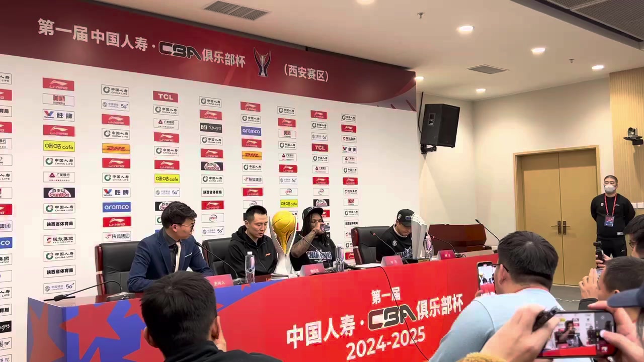 DB视讯官方登录入口卢伟:杯赛办得很好 年轻球员和外援都在窗口期得到了锻炼