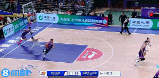 DB视讯官网🤩有那味了！廖三宁首节剩3.3秒 带球到前场前倾三分压哨命中！