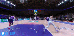 DB视讯官网🤩有那味了！廖三宁首节剩3.3秒 带球到前场前倾三分压哨命中！