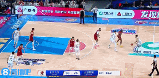 DB视讯百家乐球进灯亮！沈梓捷突破分球 邹雨宸底角空位压哨三分一箭穿心