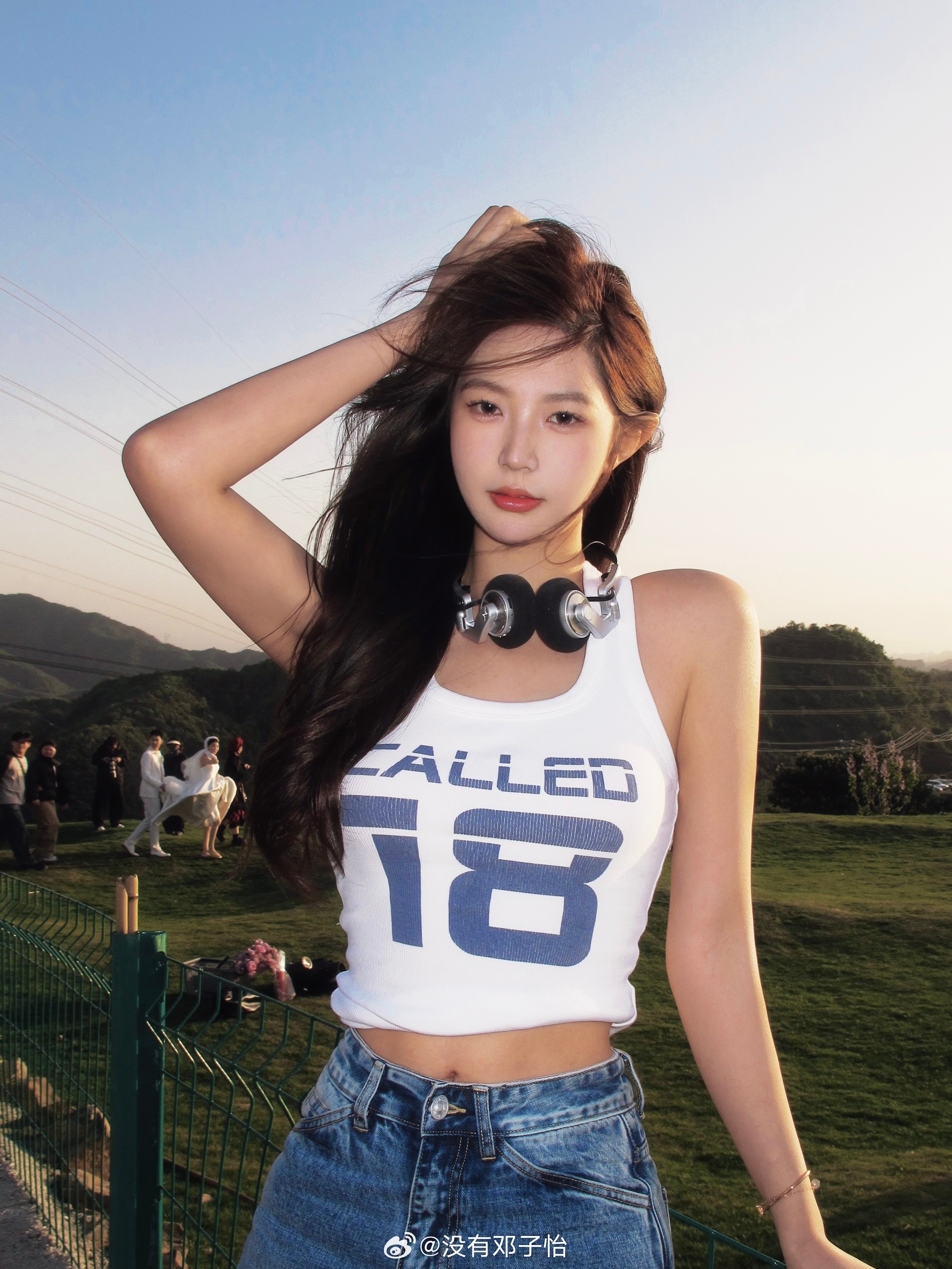 DB真人旗舰火辣身材😍😍meiko女友邓子怡晒照：生命力溢出屏幕啦