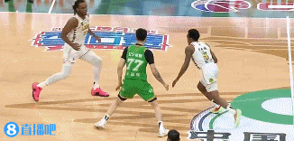 DB视讯百家乐火力凶猛！小巴里-布朗借掩护速射三分 再度洞穿篮心