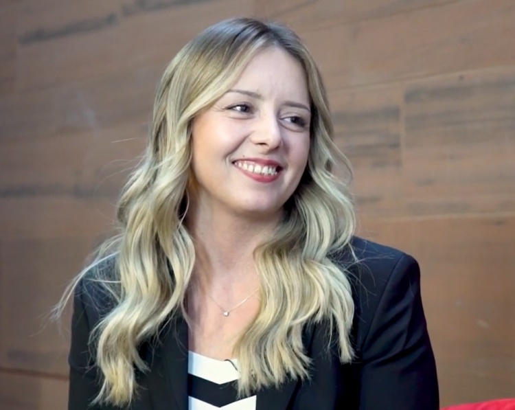 DB真人旗舰😍兄真喜！美女裁判波兹诺娃将执法赵心童与威廉姆斯的决赛