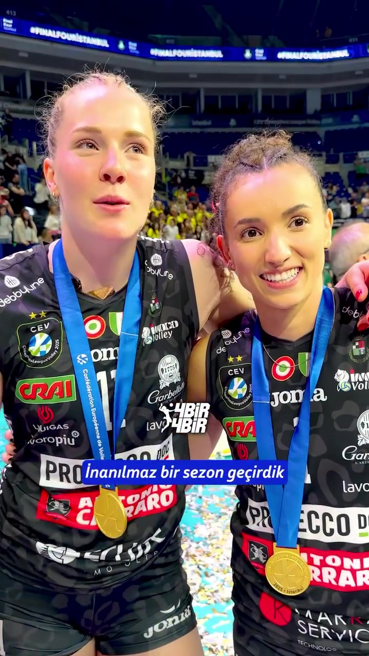 DB真人旗舰有颜有实力😍朱婷2队友两度联手加冕五冠王 一起实现双圈全满贯